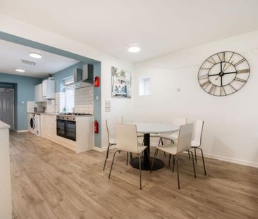 8 bedroom terraced house to rent - Photo 5