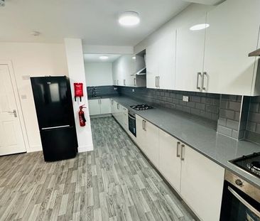 Room in a Shared House, Headstone Gardens, HA2 - Photo 3