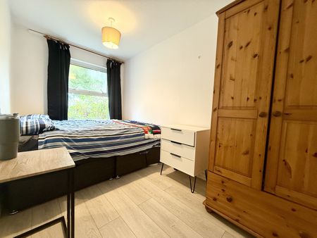 2 Bed Flat, Bedford Hill, SW12 - Photo 3