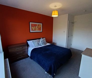 Student Accommodation - Available Now - Photo 4