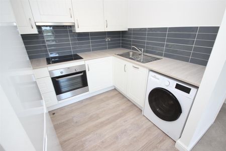 2 bed Flat for let - Photo 2