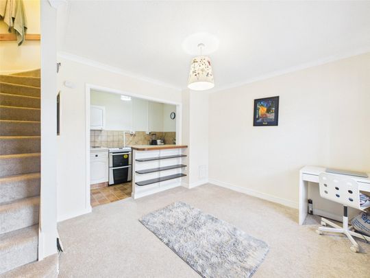 Meadway, Twickenham, Twickenham, TW2 - Photo 1