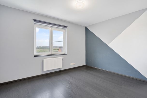 Ruim, lichtrijk appartement met autostaanplaats te Herzele! - Foto 1