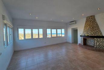 LONG TERM RENTAL Spacious villa for rent with sea views