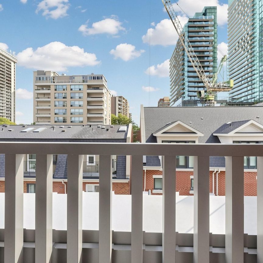 For Lease - 109 Erskine Avenue Unit# 408, Toronto, Ontario - Photo 1
