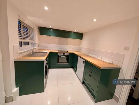 2 bedroom end of terrace house to rent - Photo 4