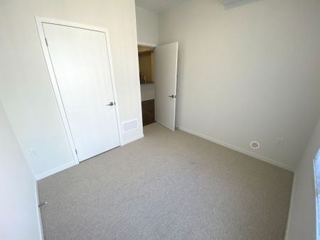 For Lease - 131 Honeycrisp Crescent Unit# TH223, Vaughan, Ontario - Photo 2