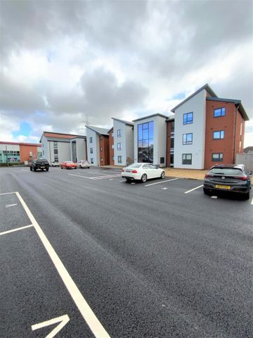 2 bedroom apartment to rent - Photo 4