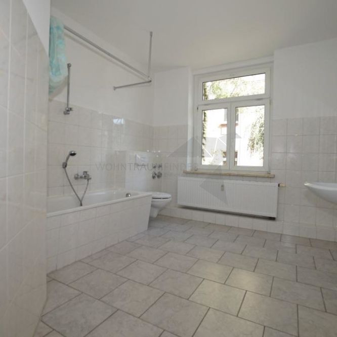 Große 3-Raum-Wohnung mit Altbaucharme - Foto 1