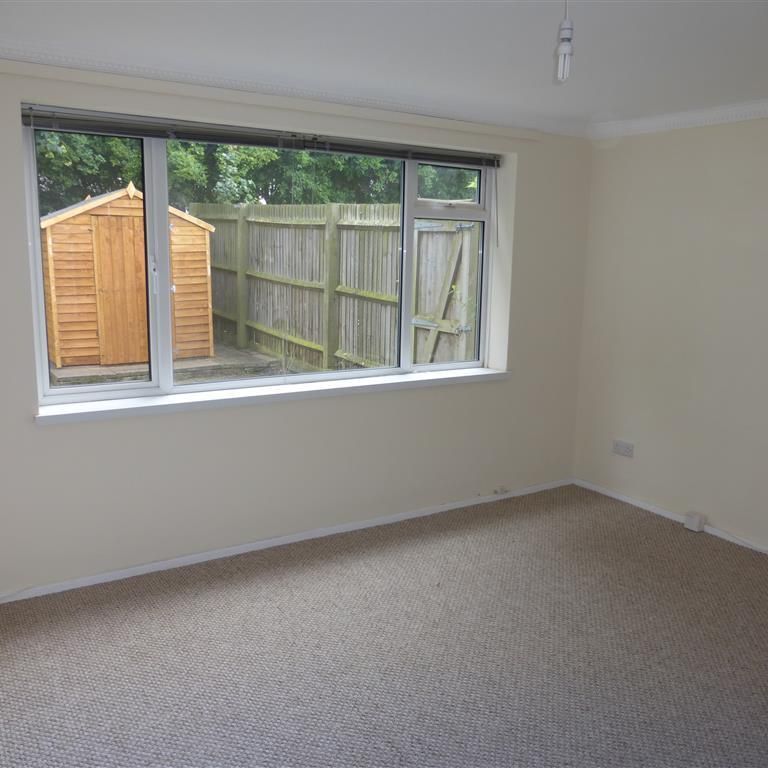 3 bedroom flat to rent - Photo 1