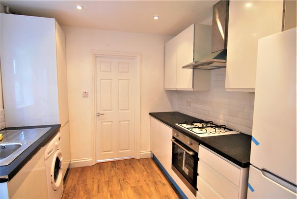 Graham Road, N15, London - Photo 1