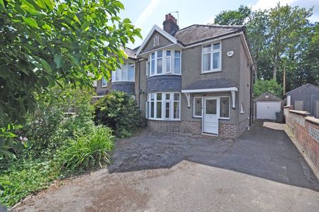 Western Avenue, Newport - Photo 3