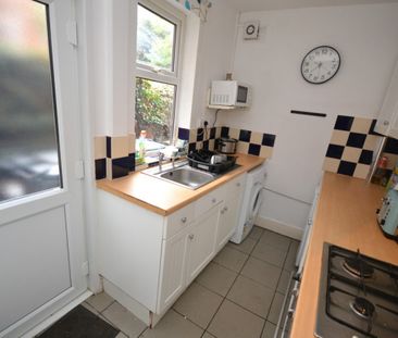 4 bed Mid Terraced House for Rent - Photo 4