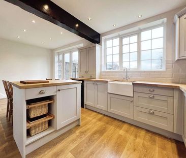 3 bedroom semi-detached house to rent - Photo 2