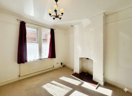 3 Bed Terraced House, Brookhouse Street, LE2 - Photo 2