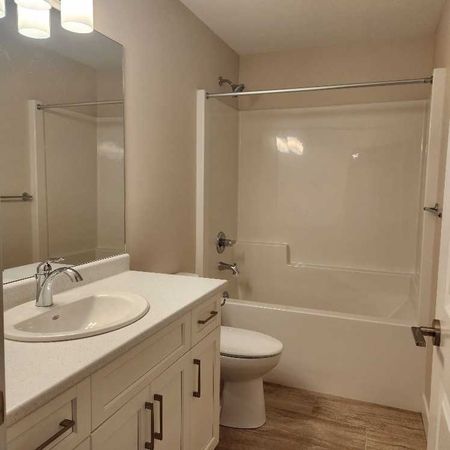 1 bed 1 bath suite in Willow Point (Campbell River) - Photo 2