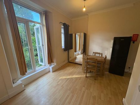 Studio Flat, Howley Place, W2 - Photo 4