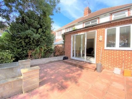 20 Downs Road, Canterbury - Photo 3
