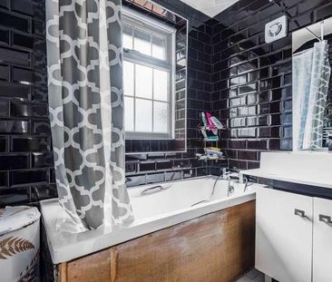 Hiliary Gardens, Stanmore, HA7 - Photo 3