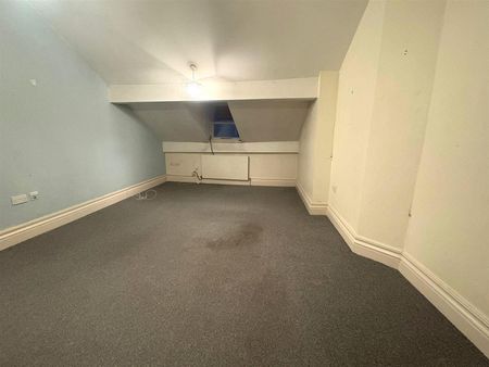 2 Bedroom Flat / Apartment to let - Photo 4