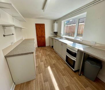 3 bedroom terraced house to rent - Photo 6