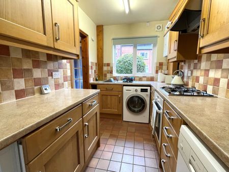 3 bedroom terraced house to rent - Photo 5