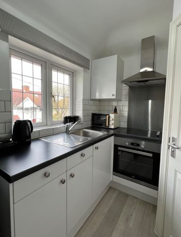 Studio Flat, Georgian Court, HA9 - Photo 5