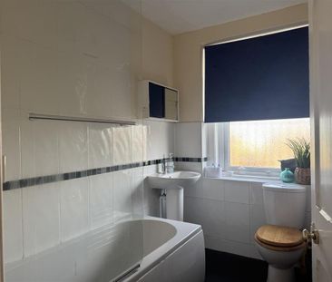 2 bedroom detached house to rent - Photo 5