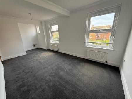 SUBERB APARTMENT, WIMBORNE - Photo 3