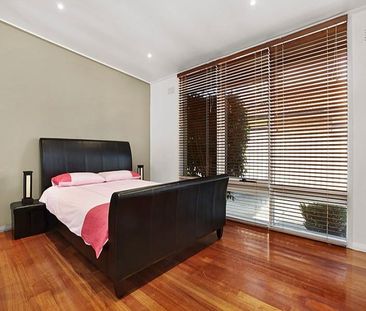 24 Sterling Drive, Keilor East VIC 3033 - Photo 2
