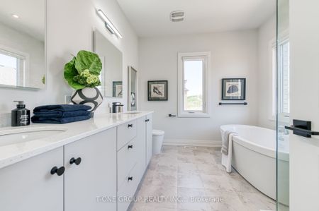 For Lease - 16 Longworth Avenue, Richmond Hill, Ontario - Photo 3