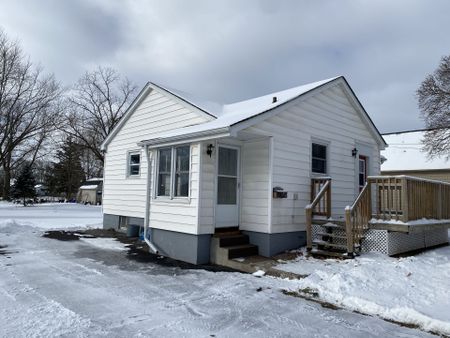 For Lease - 5477 Green Avenue, Niagara Falls, Ontario - Photo 4