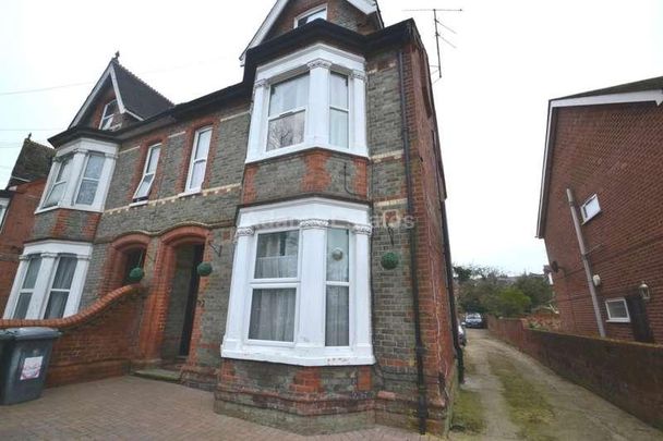 Wokingham Road, Reading, RG6 - Photo 1