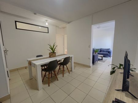 Location Maison 3 pièces 75m² ST ANDRE 97440 - Photo 3