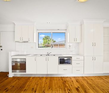 SPACIOUS & COMFORT LIVING! - Photo 4