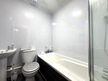 2 bedroom end of terrace house to rent - Photo 4