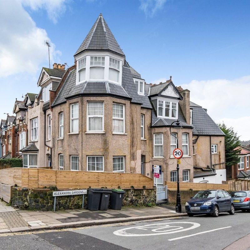 Muswell Hill - Photo 1