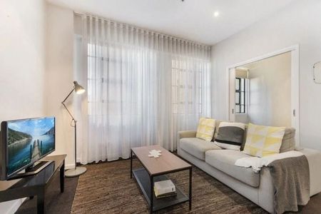 FULLY FURNISHED – ONE BEDROOM AND STUDY! - Photo 2