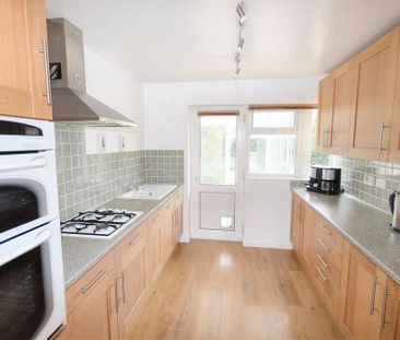 4 bedroom detached house to rent - Photo 4