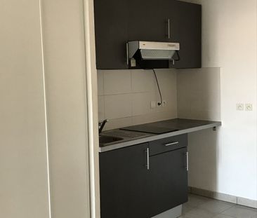 Location Appartement 2 pièces 45m² SETE 34200 - Photo 2