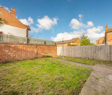 2 bedroom maisonette to rent - Photo 5