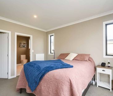 FITZHERBERT - 3 BEDROOM - Photo 1