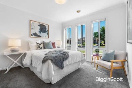 “Spacious Family Home Central to everything that makes Truganina so Desirable!” - Photo 2