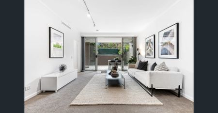 Courtyard Oasis in Prime Mosman Location - Photo 2