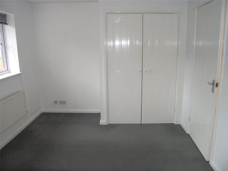 2 bedroom end of terrace house to rent - Photo 5