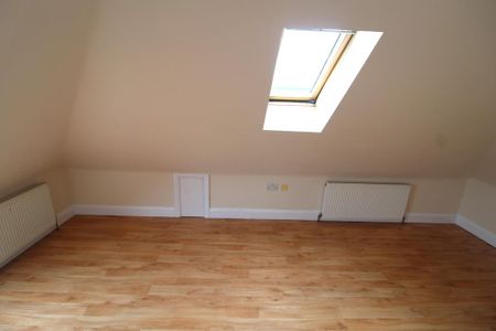 2 bedroom maisonette to rent - Photo 2