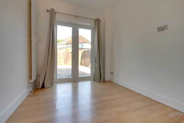 EUSTON AVENUE - Photo 1