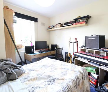 5 bedroom detached house to rent - Photo 3