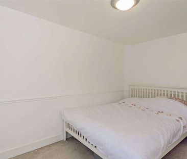 One bedroom apartment situated within the former historic White Hor... - Photo 4