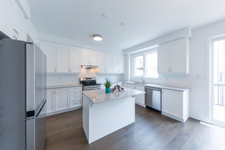 For Lease - 3028 Merrick Road, Oakville, Ontario - Photo 3